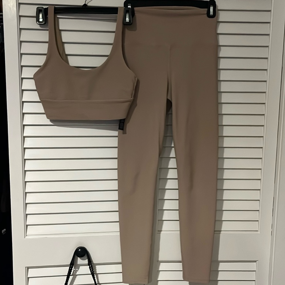 Beach Riot Workout Set